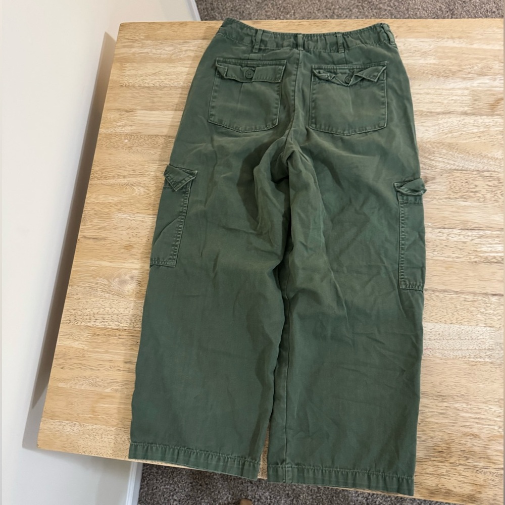 Universal Thread cropped wide leg cargo pant - Picture 3 of 3